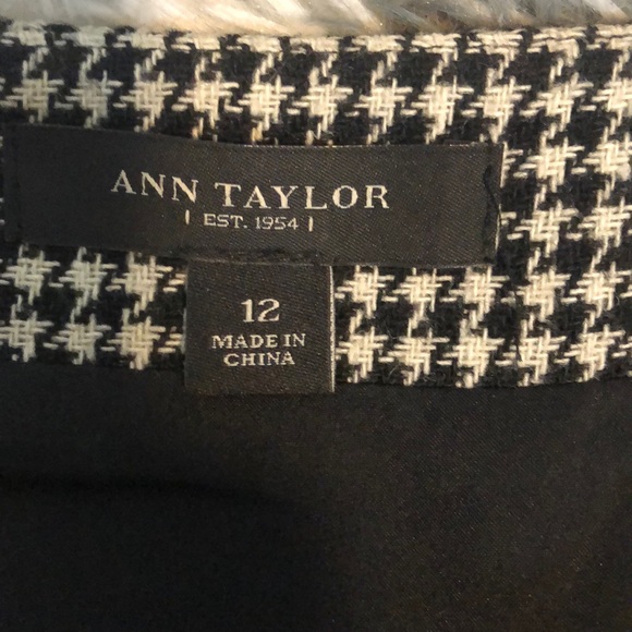 EUC Ann Taylor Houndstooth Skirt - Picture 5 of 6